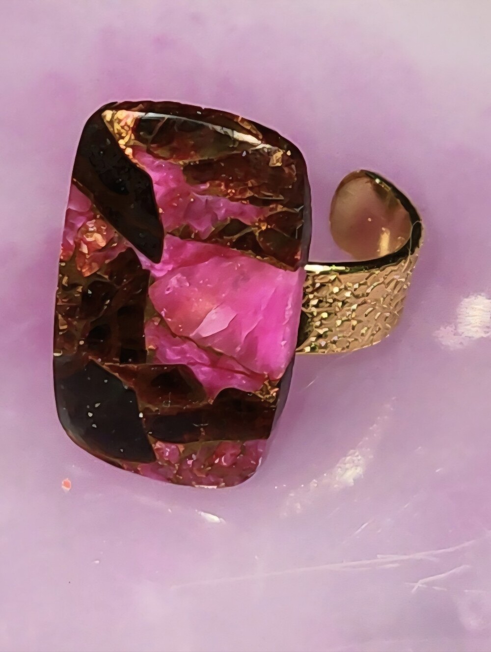 Stunning,BRIGHT, VIVID, PINK DAHLIA Turquiose ring With Textured Gold-Tone Band.